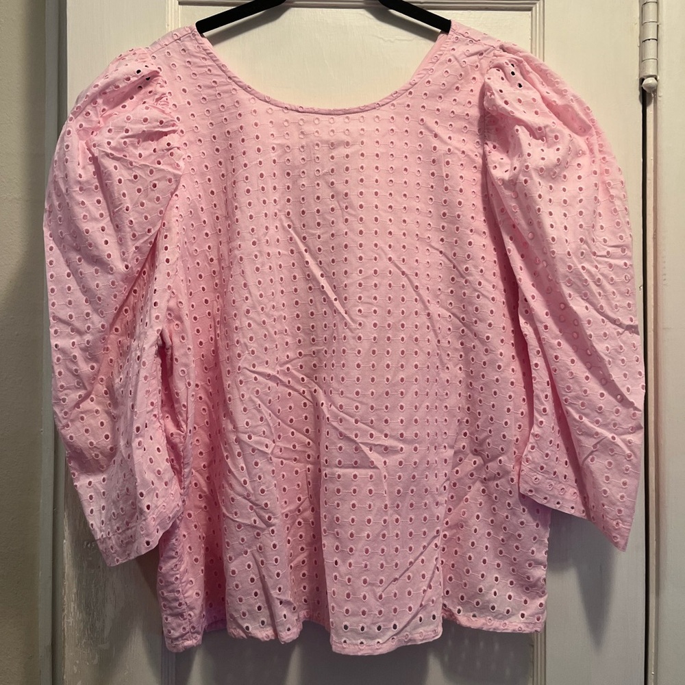 Women’s pink top